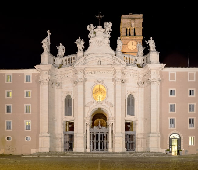 Santa Croce in Gerusalemme, exterior