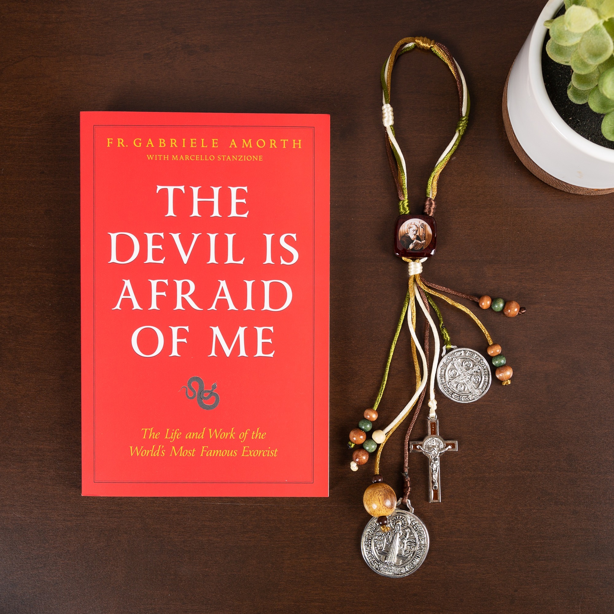 Famous Catholic Priest Who Has Performed Thousands of Exorcisms Recounts How He Came Face to Face With the Devil in New Book “The Devil Is Afraid of Me”