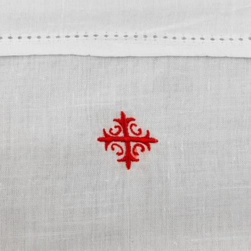 Red Cross &amp; Vines Lavabo Towel - Set of 3