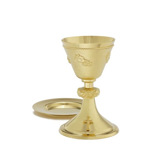 Grapevines Chalice &amp; Well Paten Set