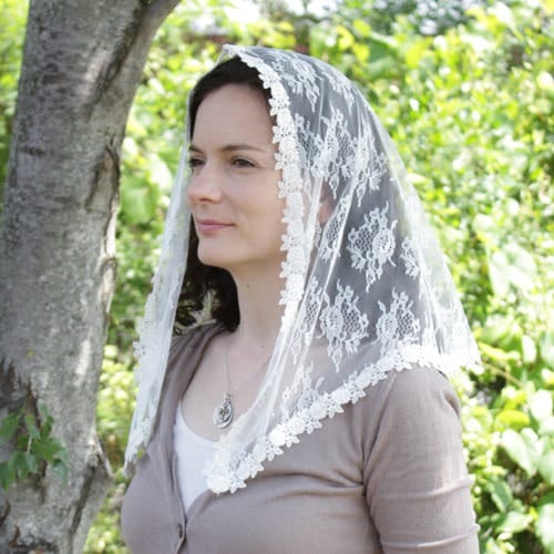 Ivory Lace Chapel Veil - Medium